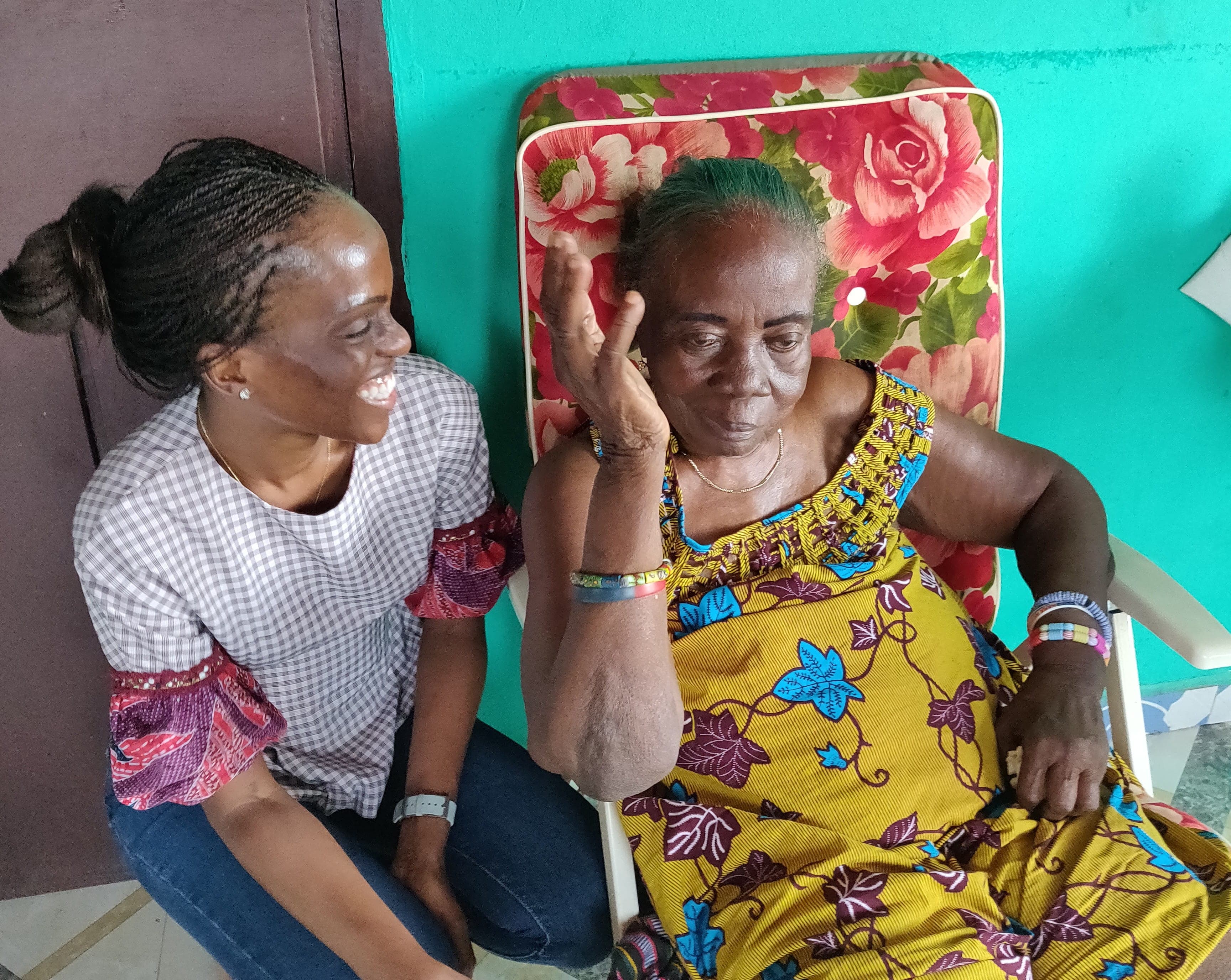 Sarah Mills Amo caputured on the left